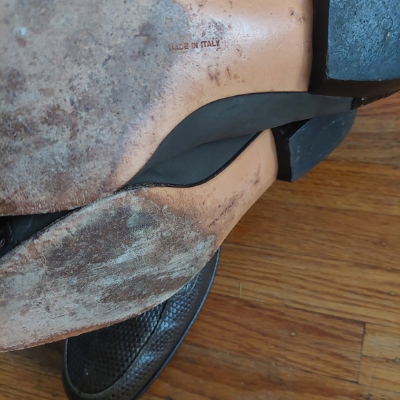 Salvatore Ferragamo Black and Brown Leather Flats (Bag C) - Picture 8 of 13